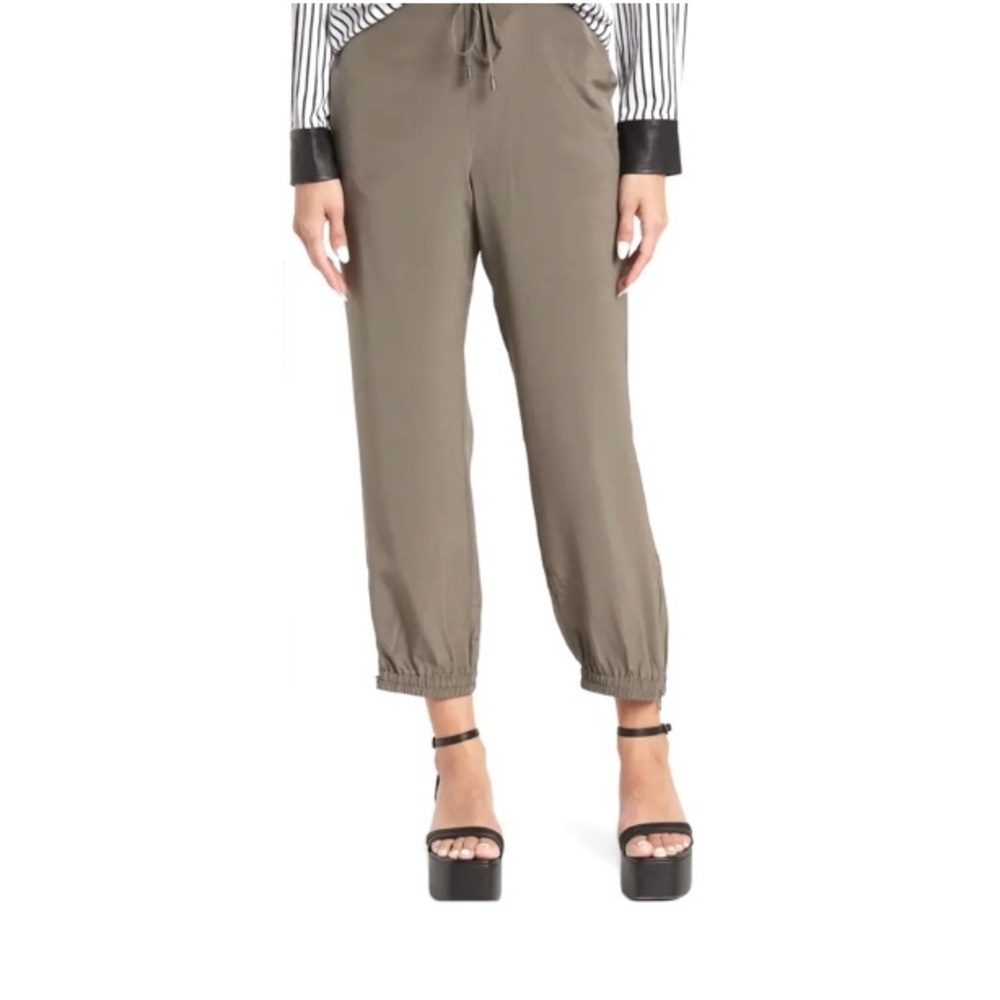 GO by GO SILK Parachute Capri Jogger Pant Carbon Size XL NWT